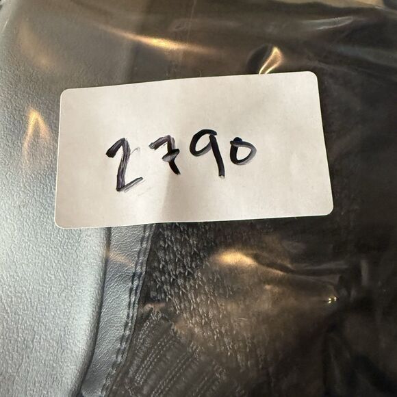 Womens size 7.5-Nike Roshe One Hi Sneaker Boots 807424-001 Faux Fur Black Gray - Picture 9 of 9